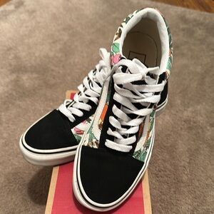 Vans Black and Pink Old Skool Sneakers with Suede and Canvas